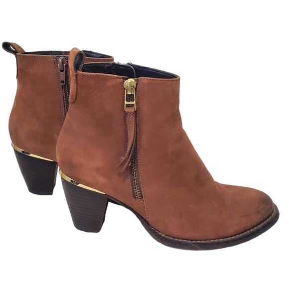 Steve Madden | Wantagh Distressed Leather Ankle Booties with Gold Heel Trim - Picture 1 of 13